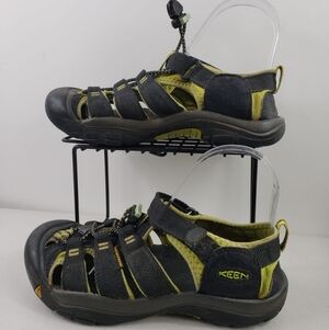 Keen youth  hiking Sandals green black Sz 4